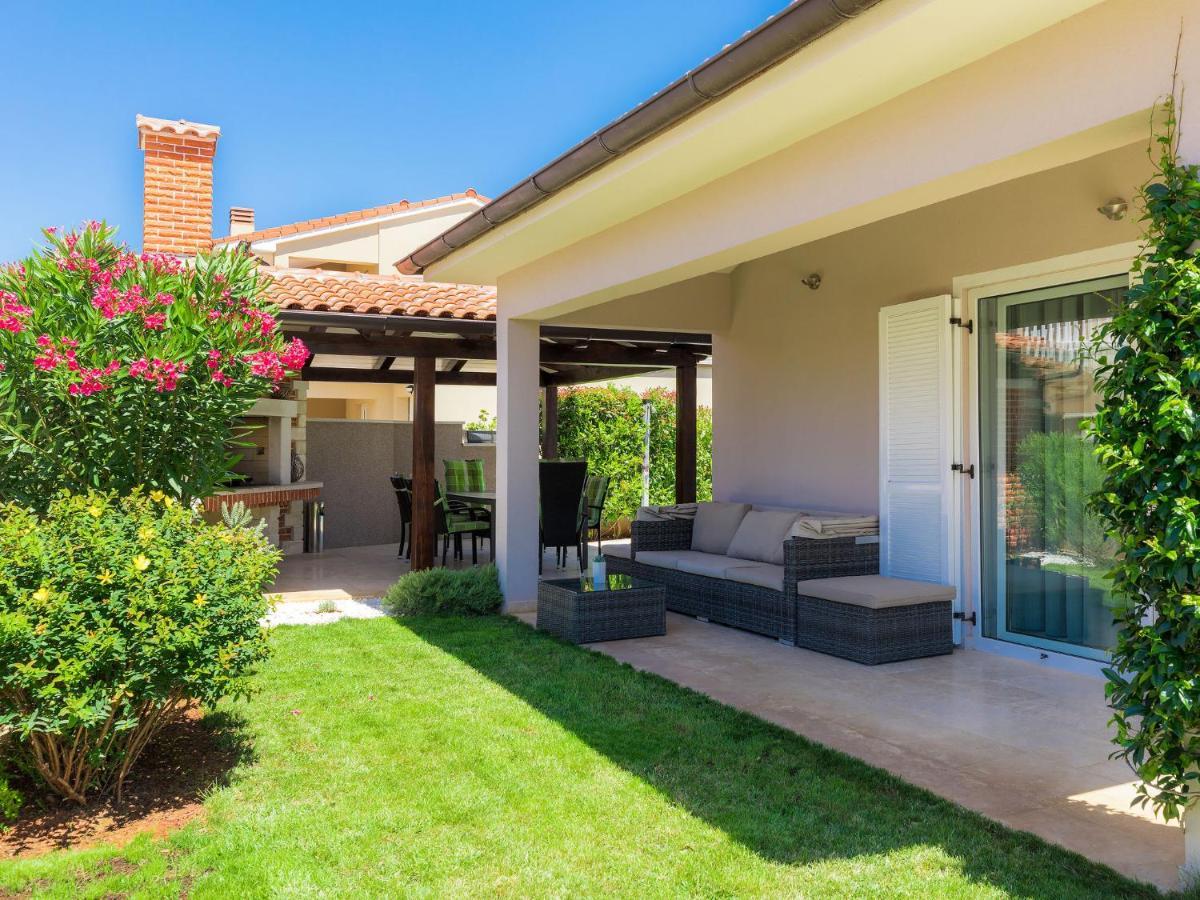 Holiday Home Villa Valentina By Interhome Loborika エクステリア 写真
