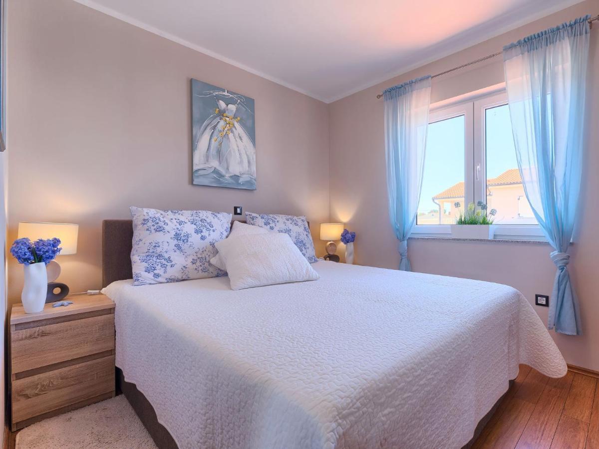 Holiday Home Villa Valentina By Interhome Loborika エクステリア 写真